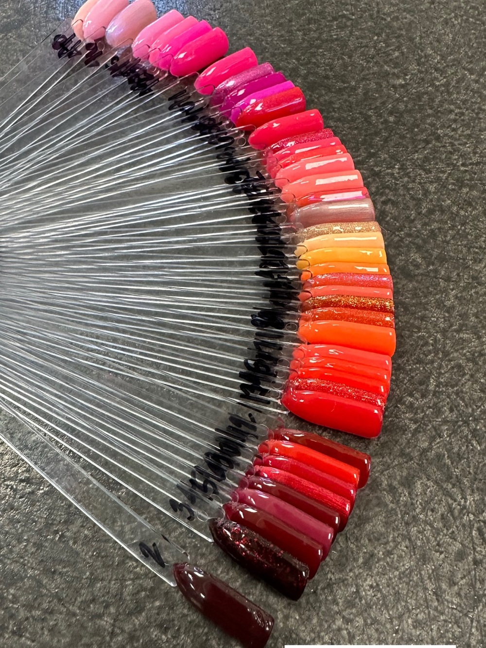 OPI Nail Color Fan – Pink, Red & Orange Gradient Shades